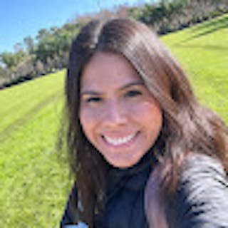 Sthefanny M.